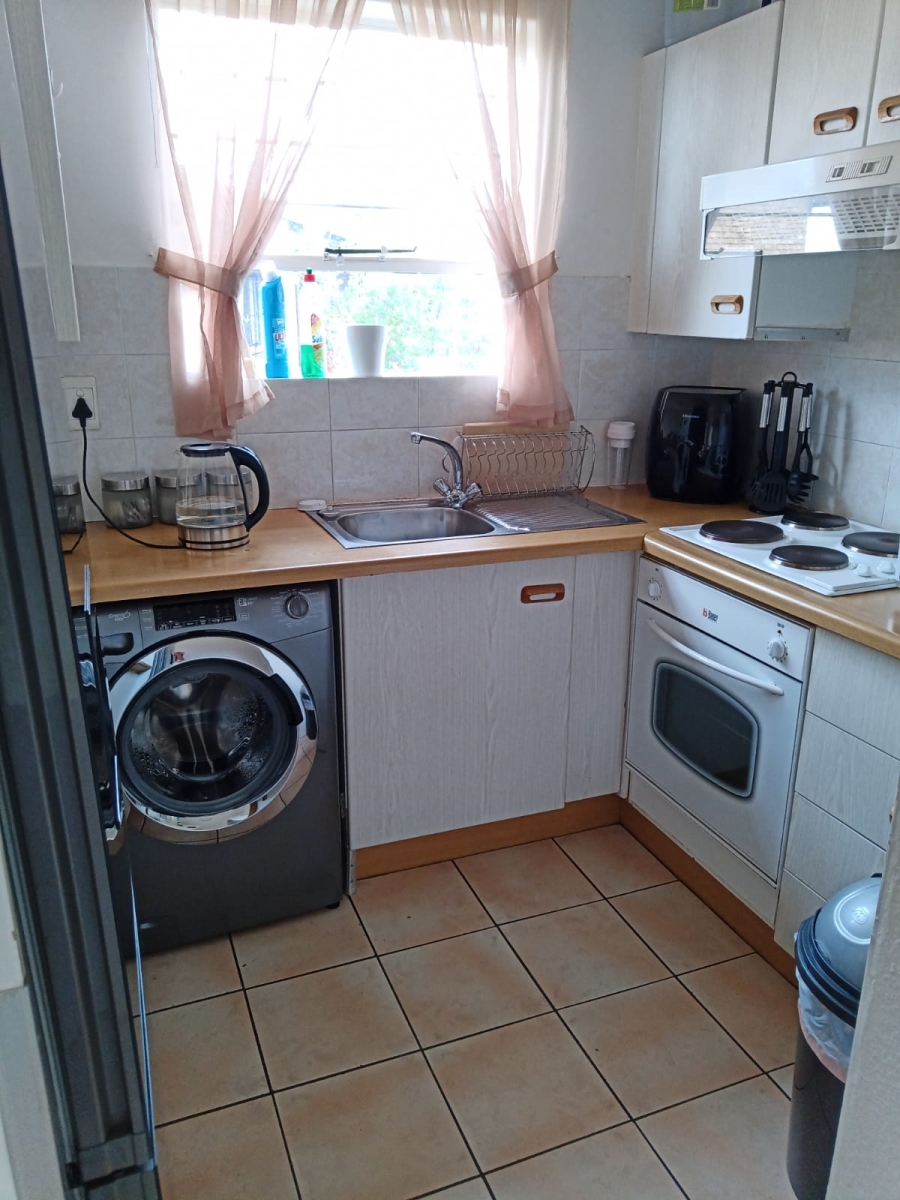 2 Bedroom Property for Sale in Ontdekkerspark Gauteng