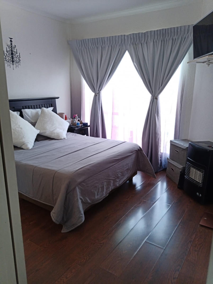 2 Bedroom Property for Sale in Ontdekkerspark Gauteng