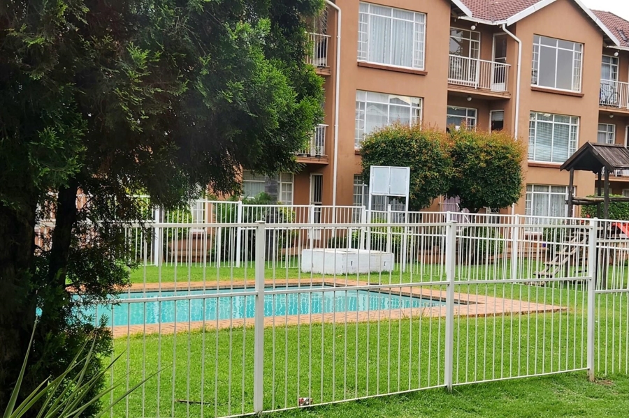 2 Bedroom Property for Sale in Florida Gauteng