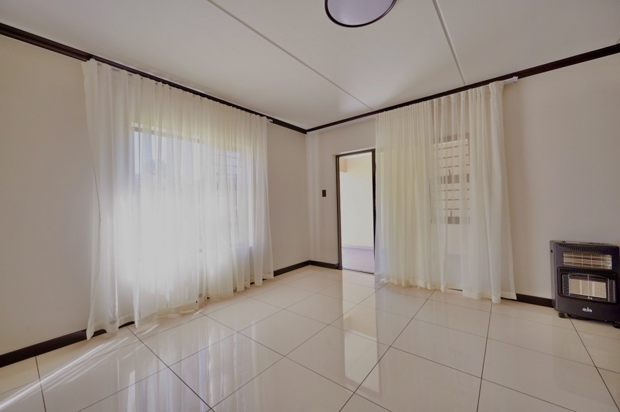 2 Bedroom Property for Sale in Carlswald Gauteng
