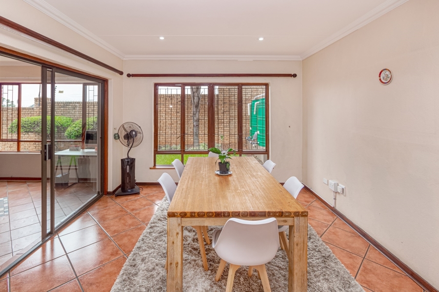 4 Bedroom Property for Sale in Pinehaven Gauteng