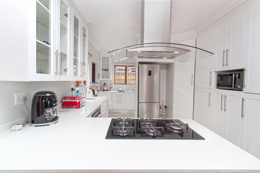 4 Bedroom Property for Sale in Pinehaven Gauteng