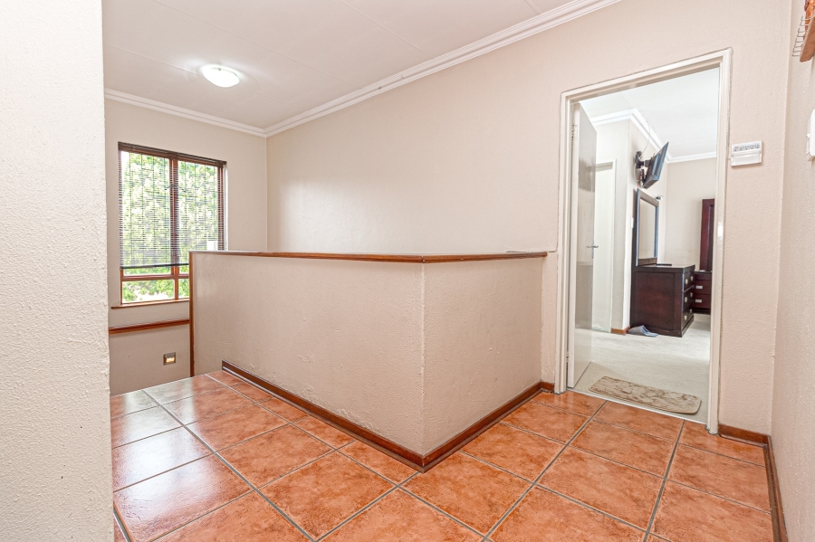 4 Bedroom Property for Sale in Pinehaven Gauteng