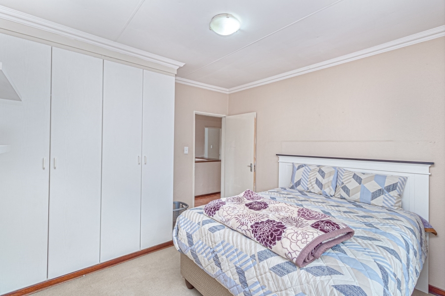 4 Bedroom Property for Sale in Pinehaven Gauteng