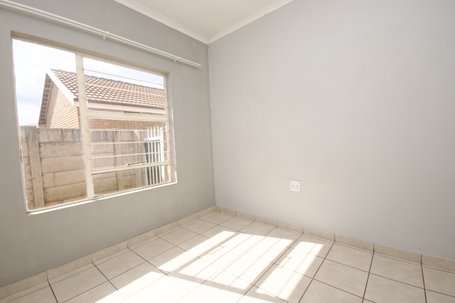 2 Bedroom Property for Sale in Greenhills Gauteng