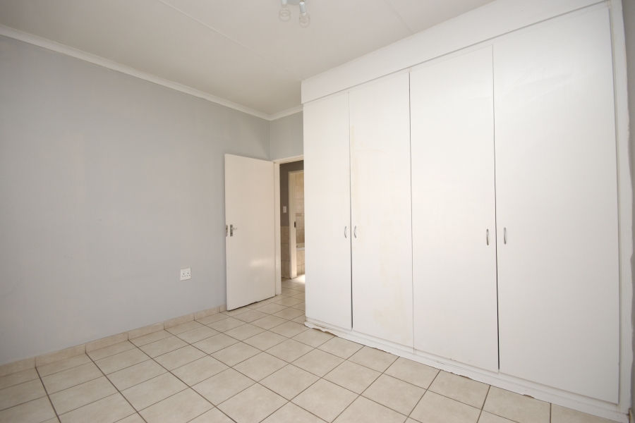 2 Bedroom Property for Sale in Greenhills Gauteng