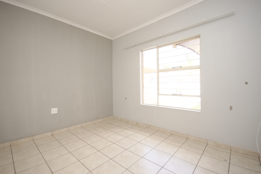 2 Bedroom Property for Sale in Greenhills Gauteng
