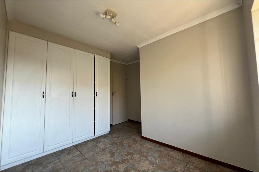 To Let 2 Bedroom Property for Rent in Noordwyk Gauteng