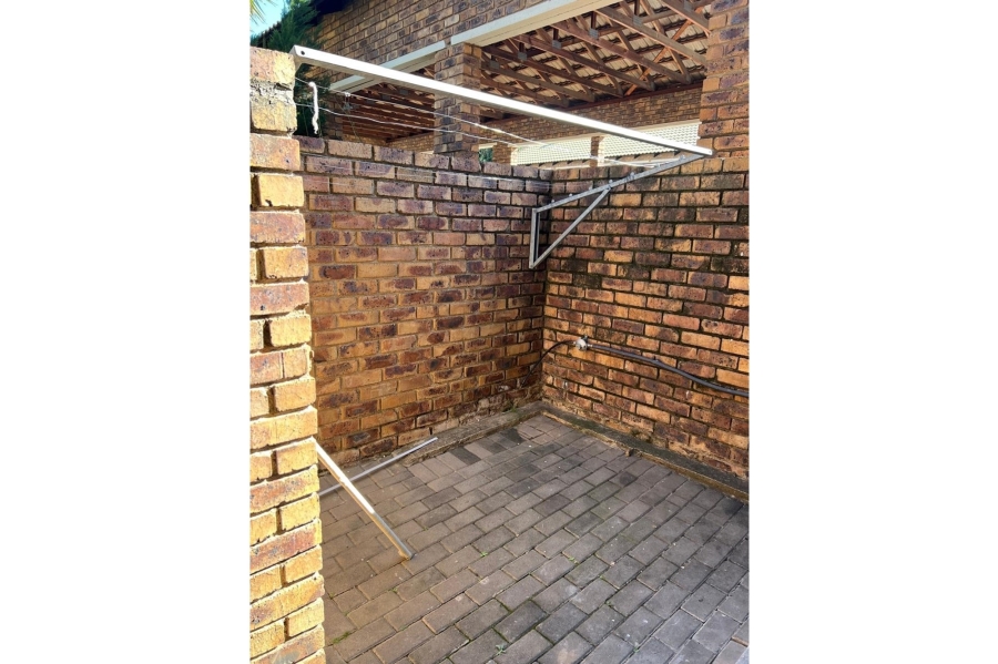 To Let 2 Bedroom Property for Rent in Noordwyk Gauteng