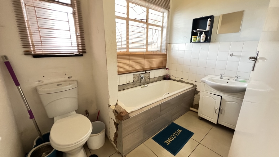 4 Bedroom Property for Sale in Randgate Gauteng
