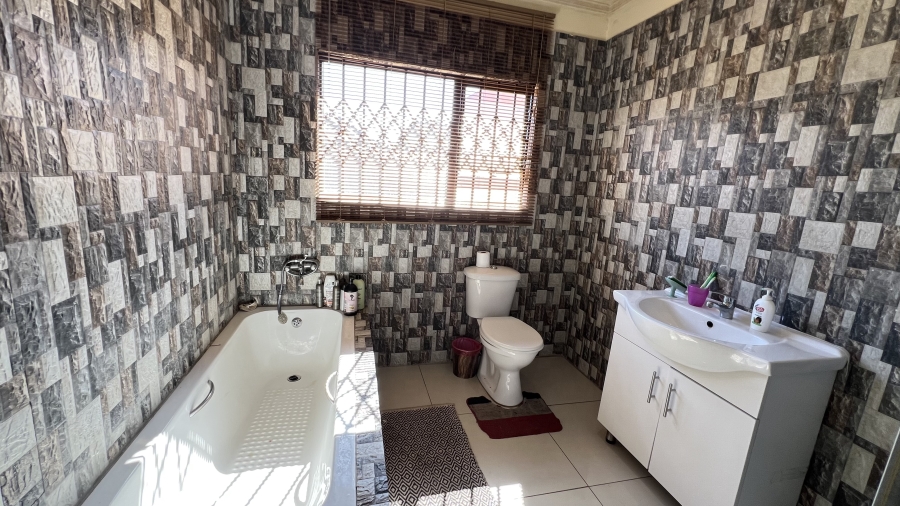 4 Bedroom Property for Sale in Randgate Gauteng