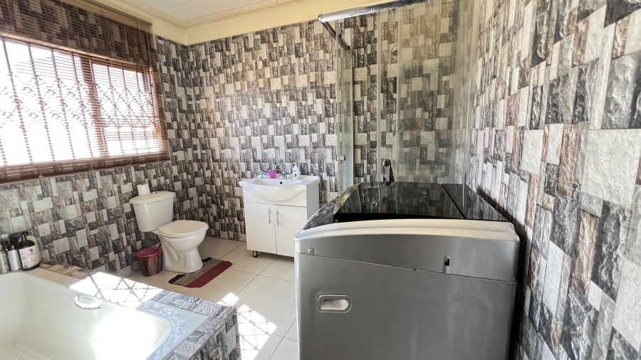 4 Bedroom Property for Sale in Randgate Gauteng