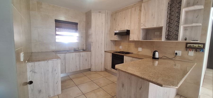 3 Bedroom Property for Sale in Noordheuwel Gauteng