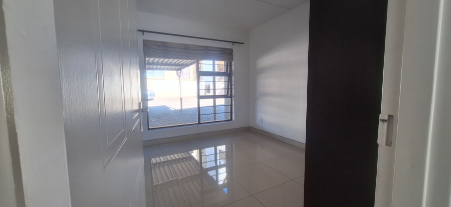 3 Bedroom Property for Sale in Noordheuwel Gauteng