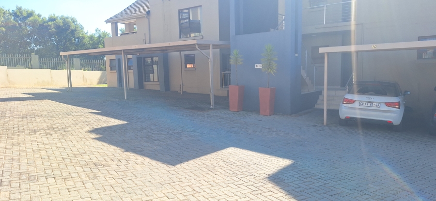 3 Bedroom Property for Sale in Noordheuwel Gauteng