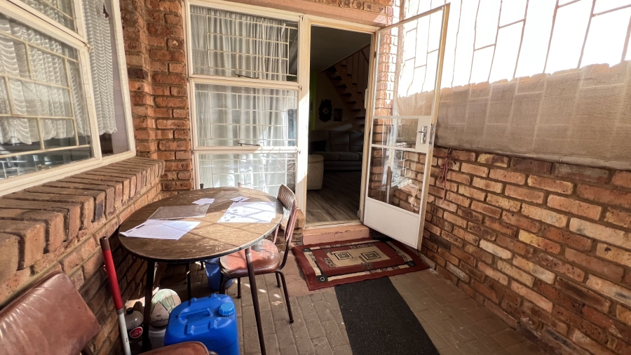 3 Bedroom Property for Sale in Helikonpark Gauteng