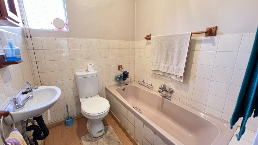 3 Bedroom Property for Sale in Helikonpark Gauteng