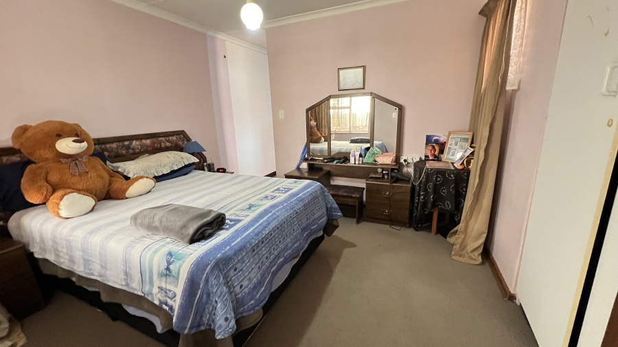 3 Bedroom Property for Sale in Helikonpark Gauteng
