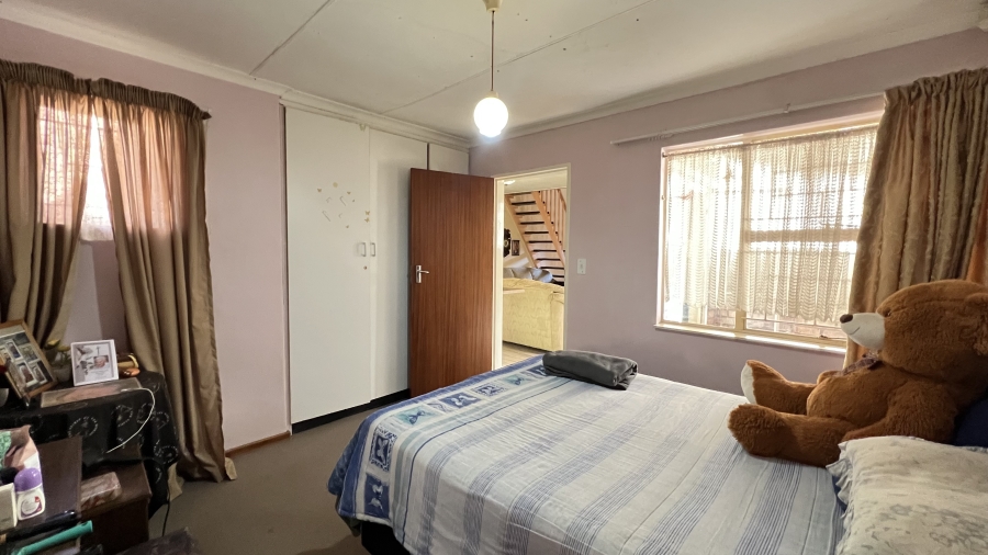 3 Bedroom Property for Sale in Helikonpark Gauteng
