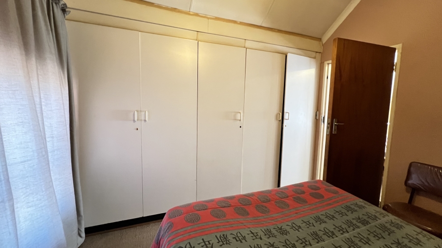 3 Bedroom Property for Sale in Helikonpark Gauteng