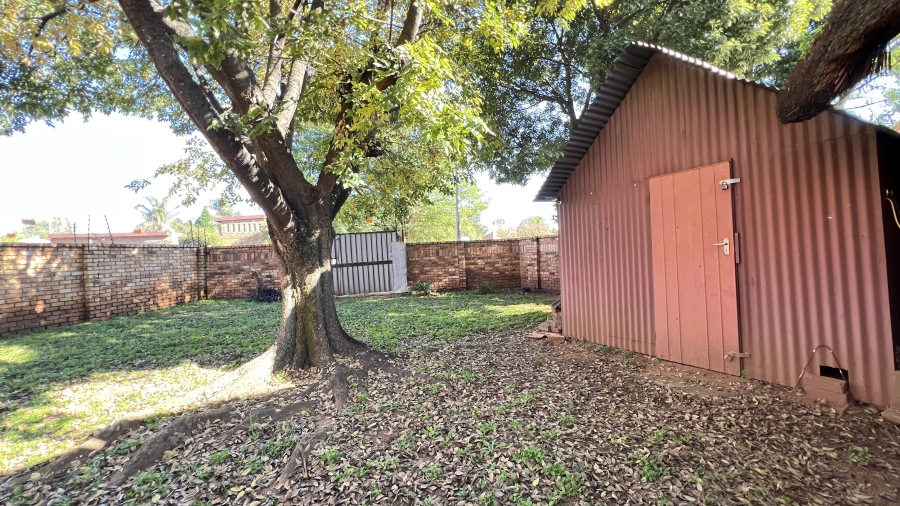 3 Bedroom Property for Sale in Helikonpark Gauteng