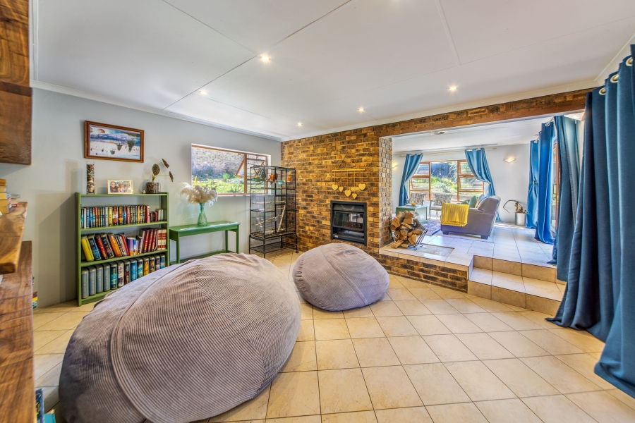 7 Bedroom Property for Sale in Petervale Gauteng