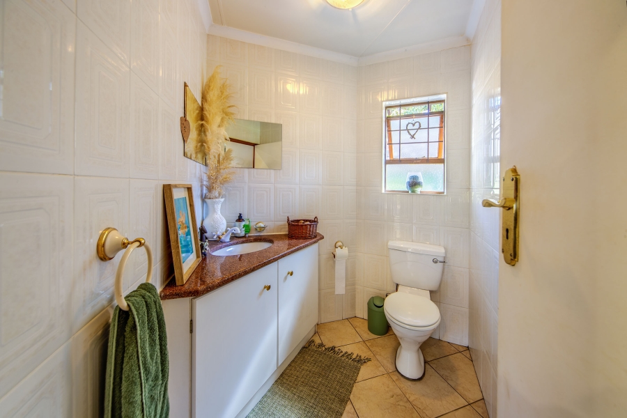 7 Bedroom Property for Sale in Petervale Gauteng