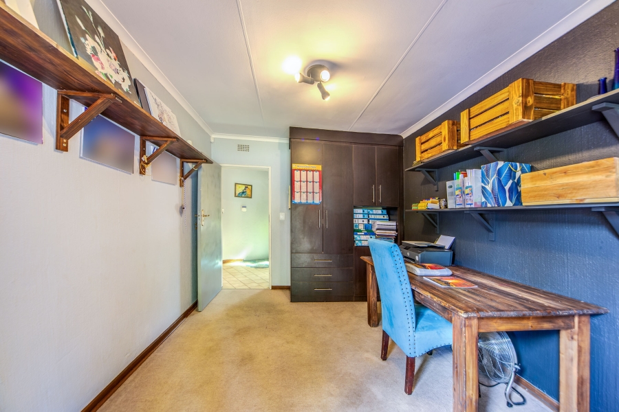 7 Bedroom Property for Sale in Petervale Gauteng