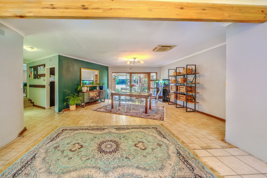7 Bedroom Property for Sale in Petervale Gauteng
