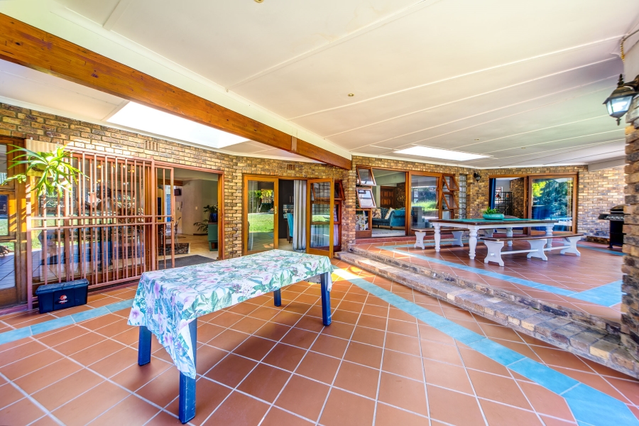 7 Bedroom Property for Sale in Petervale Gauteng