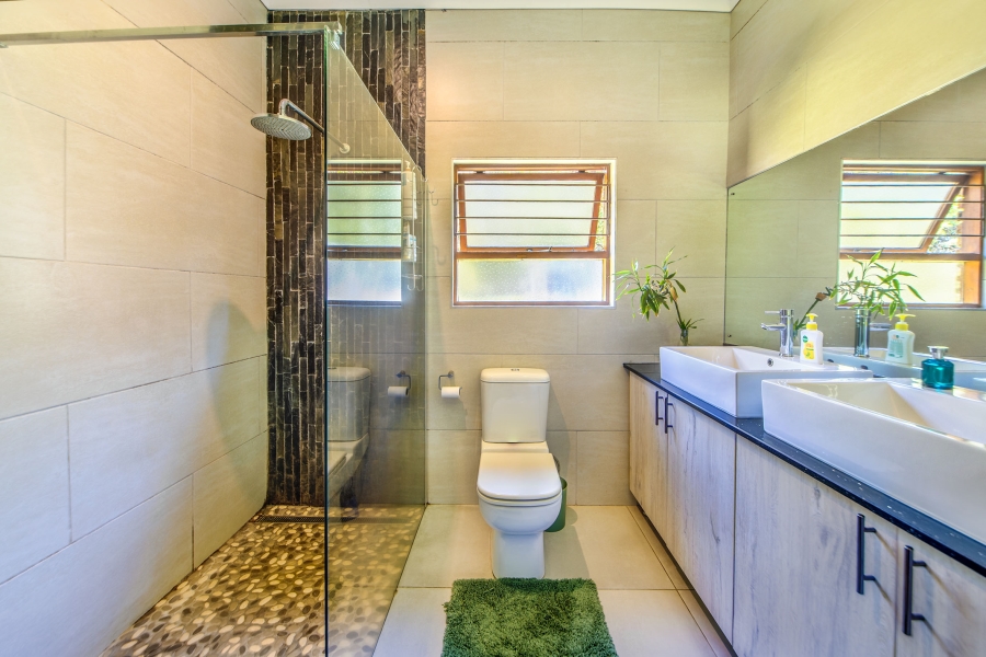 7 Bedroom Property for Sale in Petervale Gauteng