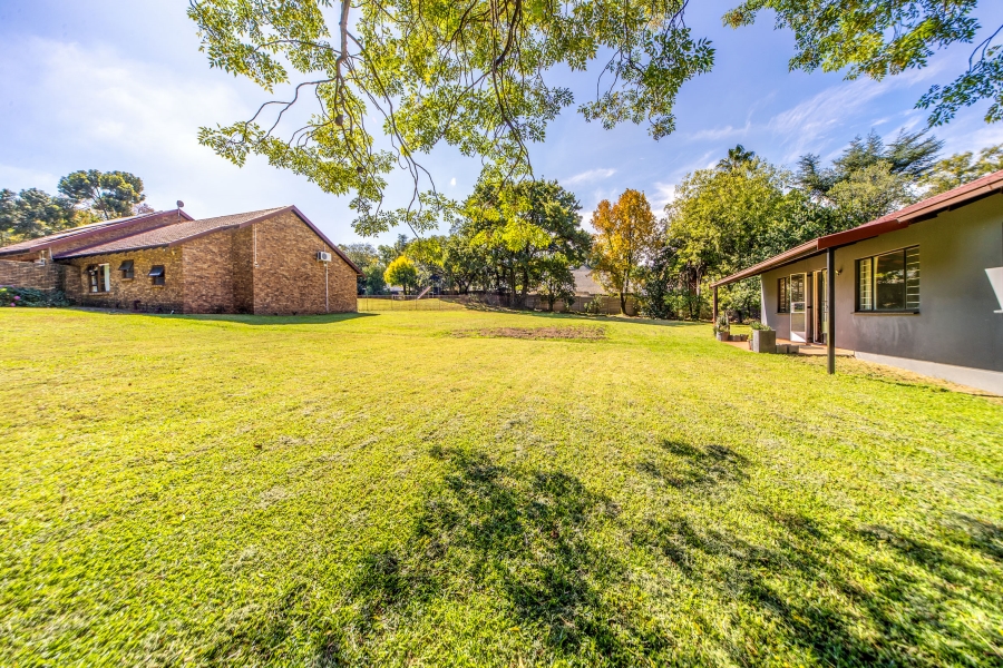 7 Bedroom Property for Sale in Petervale Gauteng