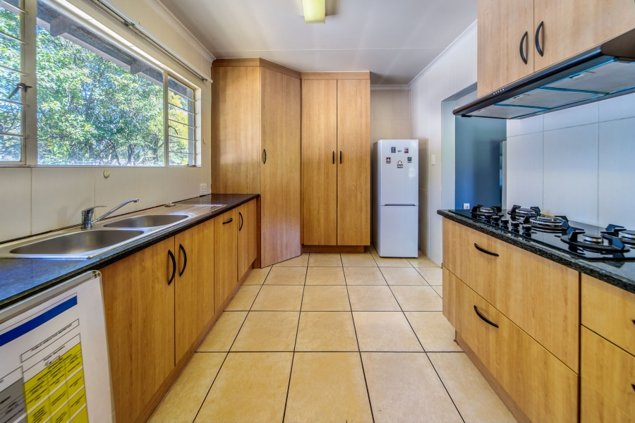 7 Bedroom Property for Sale in Petervale Gauteng