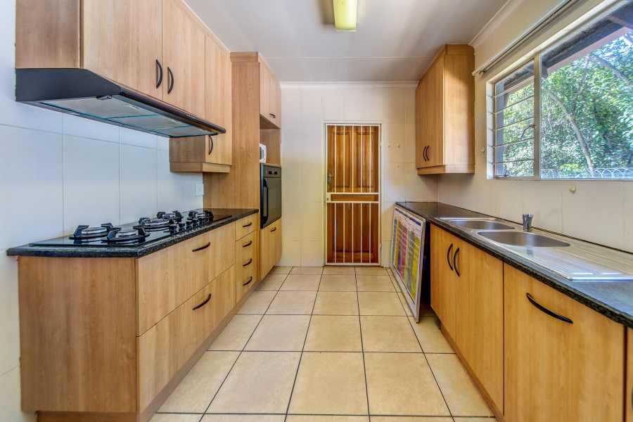 7 Bedroom Property for Sale in Petervale Gauteng