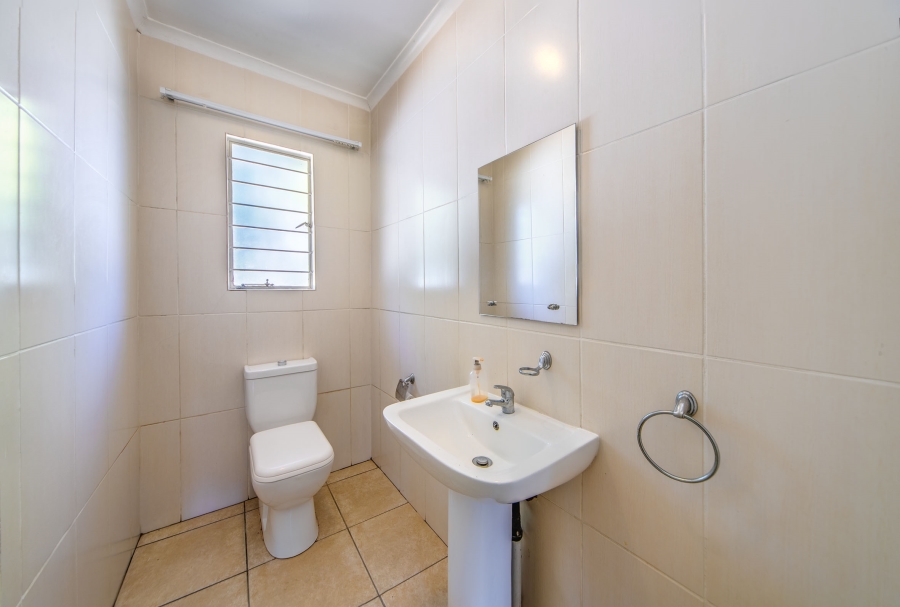 7 Bedroom Property for Sale in Petervale Gauteng