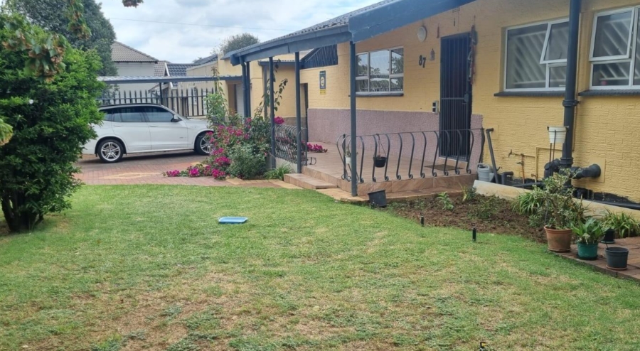 4 Bedroom Property for Sale in Ridgeway Gauteng