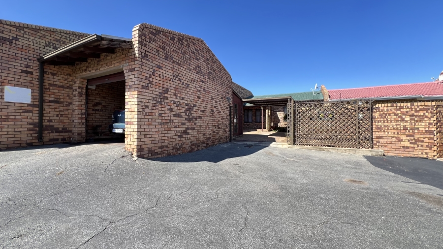 2 Bedroom Property for Sale in Greenhills Gauteng