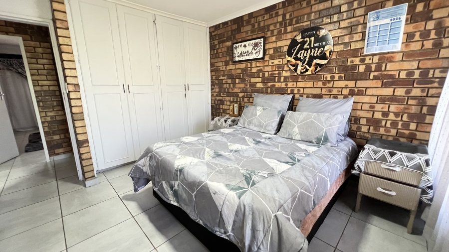 2 Bedroom Property for Sale in Greenhills Gauteng