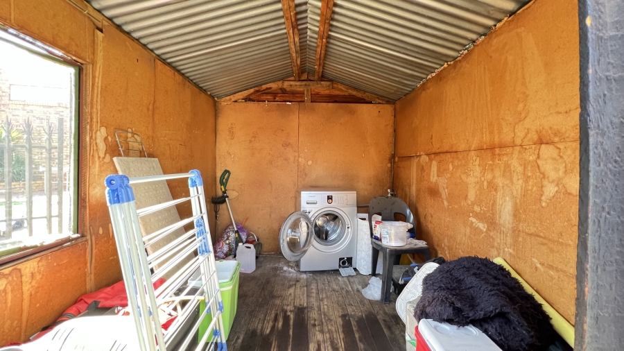 2 Bedroom Property for Sale in Greenhills Gauteng