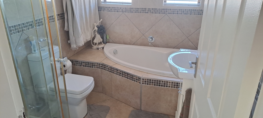 4 Bedroom Property for Sale in New State Areas Gauteng