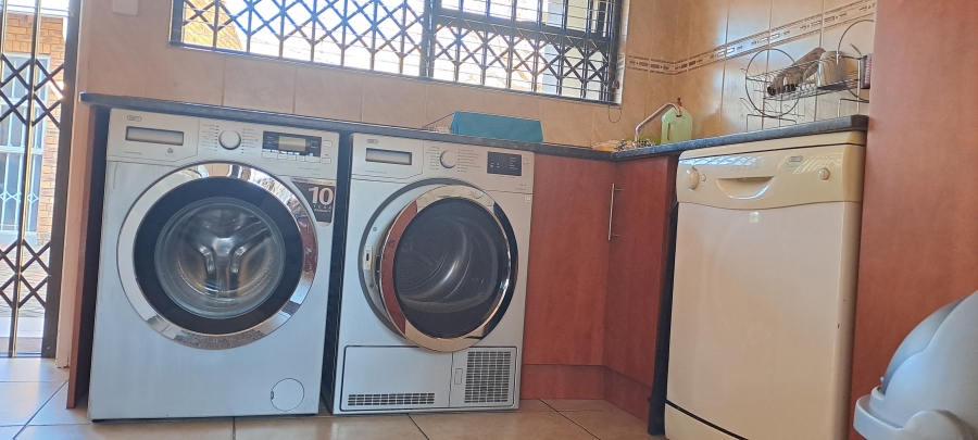 4 Bedroom Property for Sale in New State Areas Gauteng