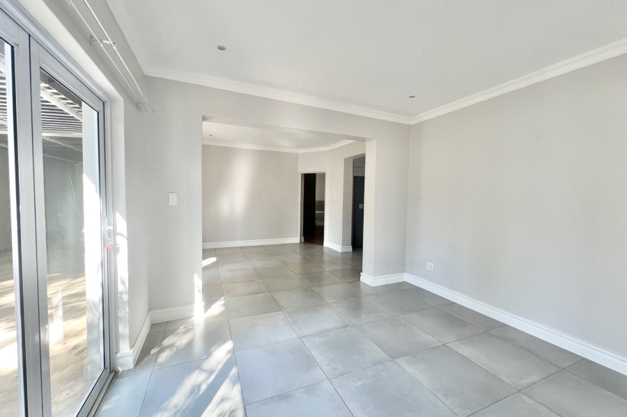 To Let 2 Bedroom Property for Rent in Magaliessig Gauteng