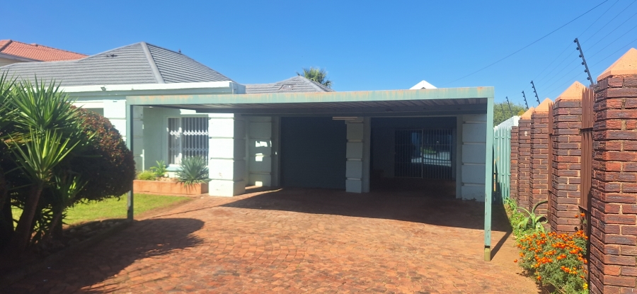 4 Bedroom Property for Sale in Witpoortjie Gauteng
