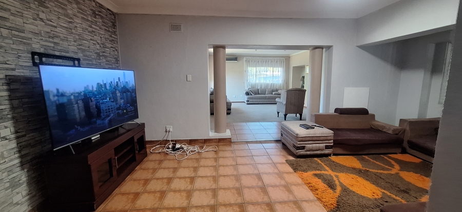 4 Bedroom Property for Sale in Witpoortjie Gauteng