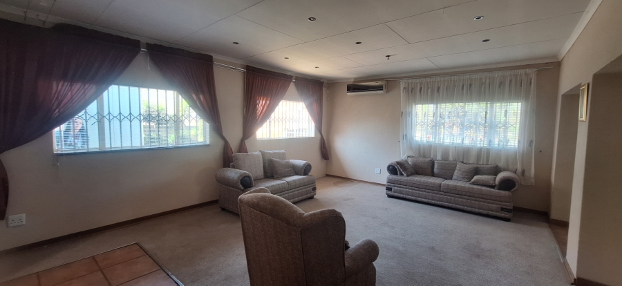 4 Bedroom Property for Sale in Witpoortjie Gauteng