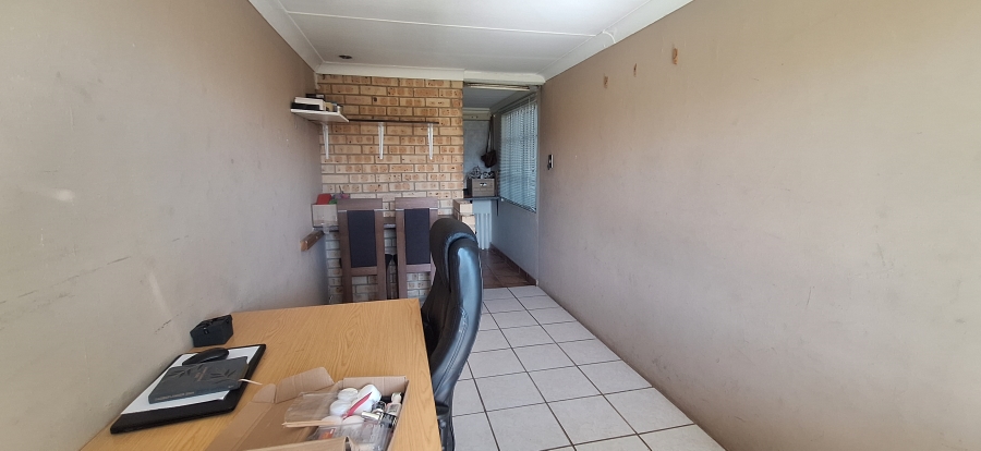 4 Bedroom Property for Sale in Witpoortjie Gauteng