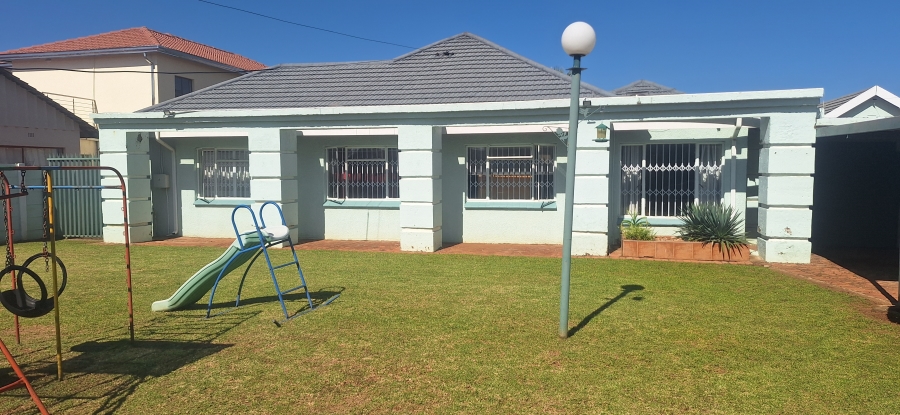 4 Bedroom Property for Sale in Witpoortjie Gauteng