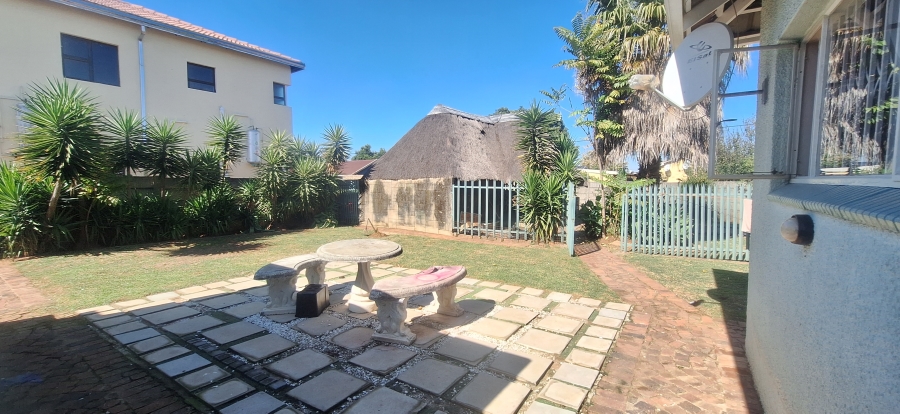 4 Bedroom Property for Sale in Witpoortjie Gauteng