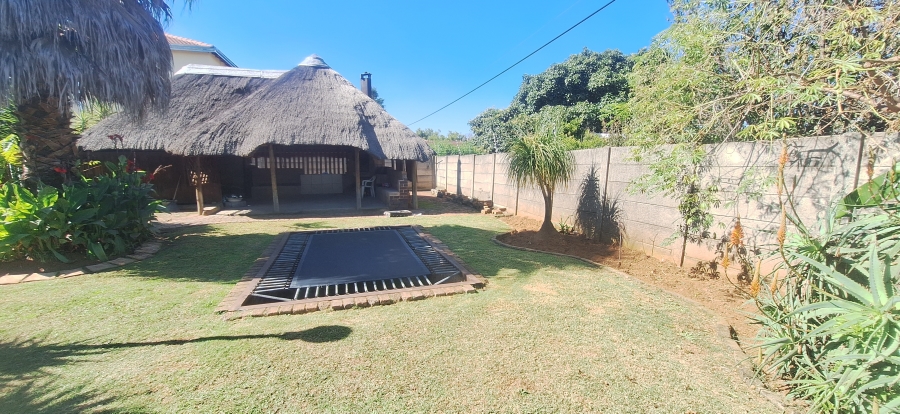 4 Bedroom Property for Sale in Witpoortjie Gauteng