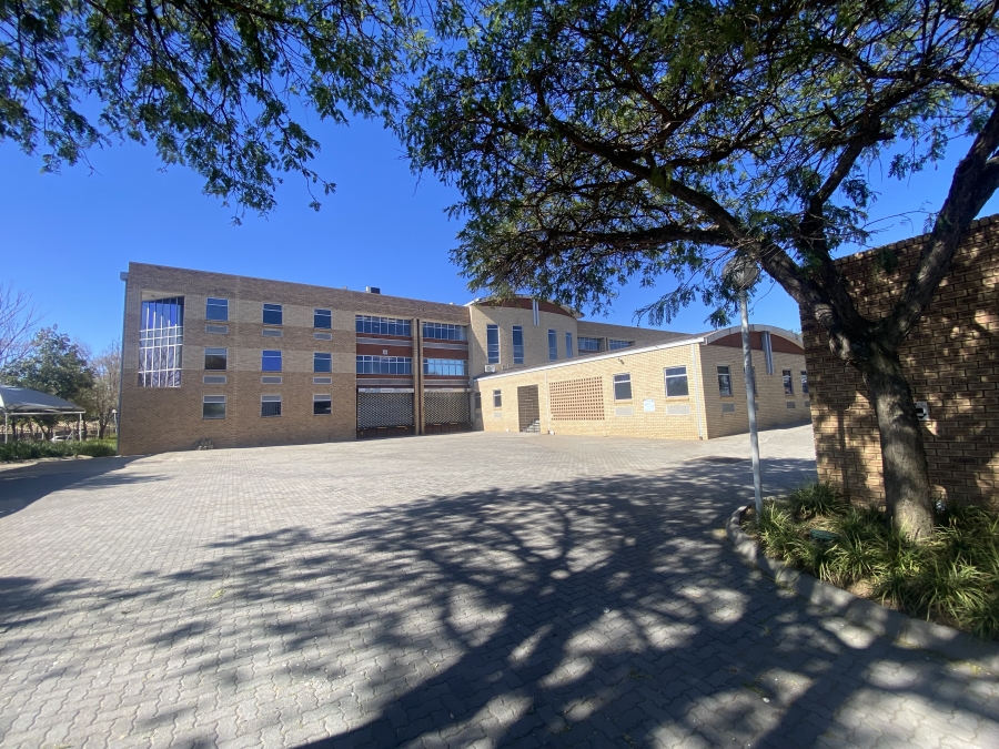 To Let commercial Property for Rent in Randjespark Gauteng